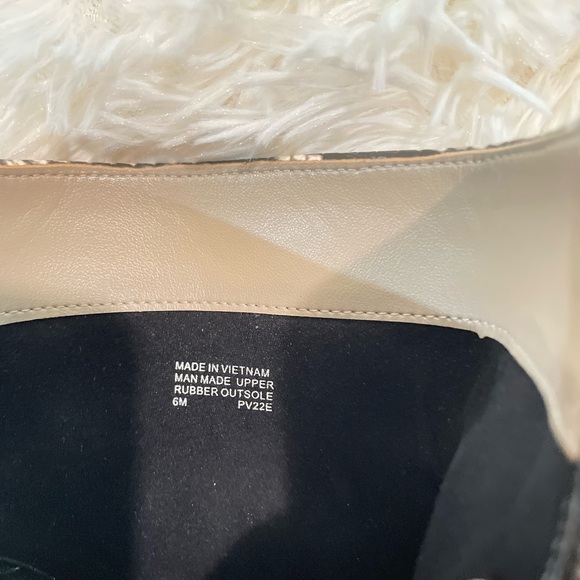 NEW Michael Kors Kadence Kitten Bootie EMB Faux Leather Color Sand Size 6 Box. - Picture 16 of 17